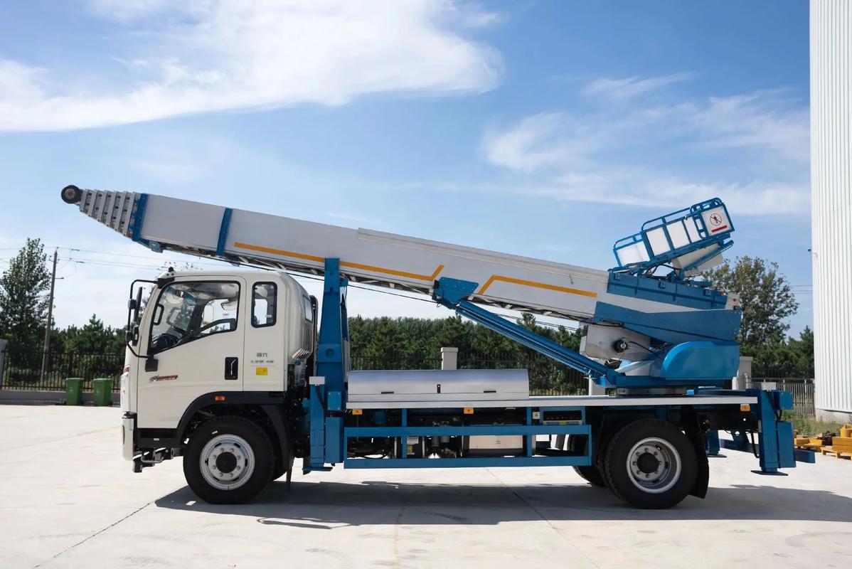 青阳县云梯上料车租赁费用